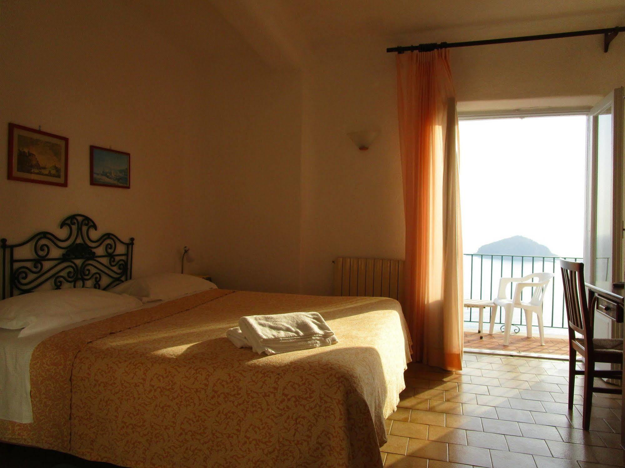 Hotel Villa Al Mare Barano dʼIschia Exterior foto